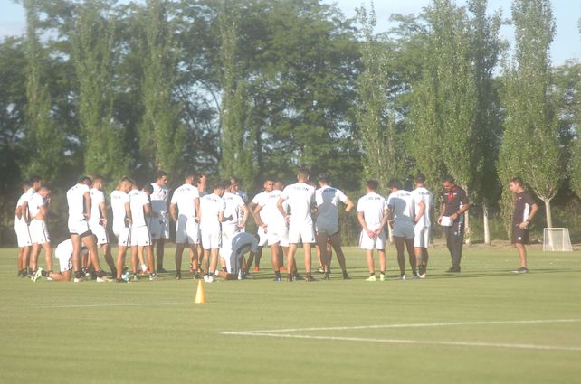 Colón y una semana corta pensando en Racing