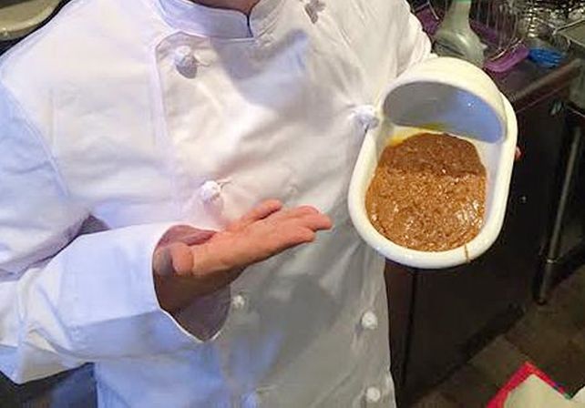 Restaurante japonés ofrece un estofado de caca