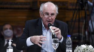 Oscar Parrilli echó más leña al fuego en la interna a cielo abierto que vive el peronismo.