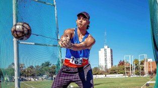 Gael Cardozo logró la medalla de oro en lanzamiento de martillo del 55º
