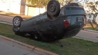 Este lunes&nbsp; por la mañana se registró un choque y vuelco en avenida Belgrano y Primero de Mayo, en Chajarí. La alcoholemia arrojó resultado positivo