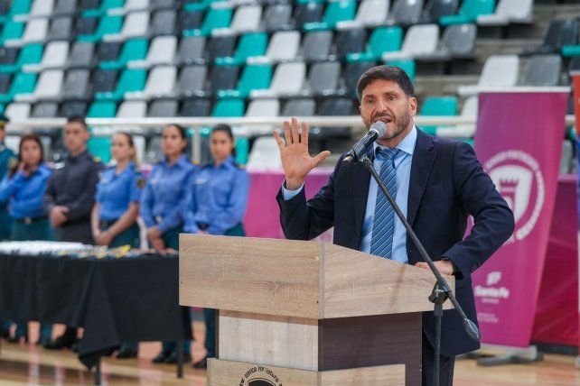 Pullaro encabezó el acto de ascenso de 300 agentes del Servicio Penitenciario y del Iapip.&nbsp;