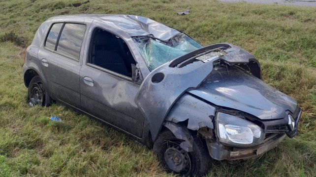 Un auto despistó en la Autovía 14 y terminó volcando en el carril central. Sucedió este jueves a la mañana cerca de Federación.