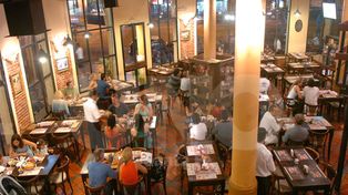 Se siente la caída del consumo en los bares y restoranes de la ciudad de Santa Fe