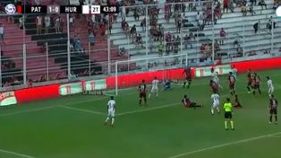 Viejo son los trapos. El arquero de 41 fue clave en el final del partido.&nbsp;