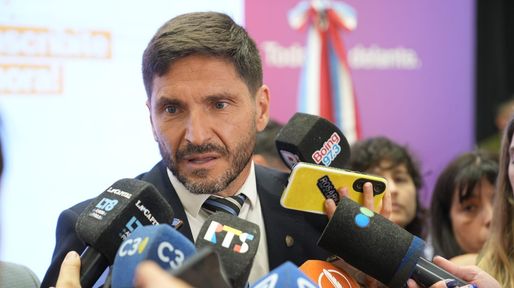 Pullaro salió al cruce de Caputo por no haber comprado ropa nunca en el país: Cae en una propia contradicción