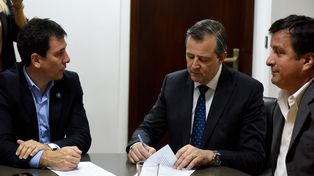 La Provincia rubricó un acuerdo para construir 500 casas en Paraná