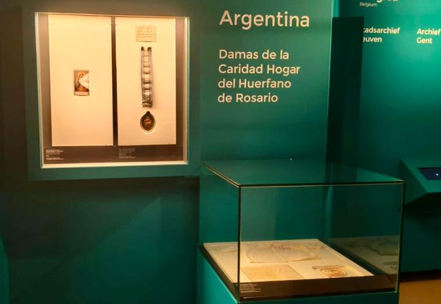 Parte de las señales de El Hogar presentes en la exposición de Lisboa