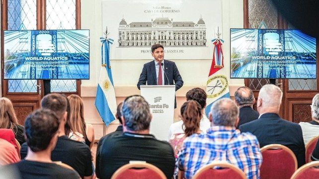 Pullaro lanzó el Mundial Juvenil de Aguas Abiertas 2026