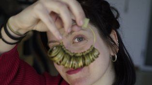 A Camila el proceso de trabajar con los metales la convocó desde la facultad, porque estudiando Diseño Industrial conoció los modos de procesarlos.
