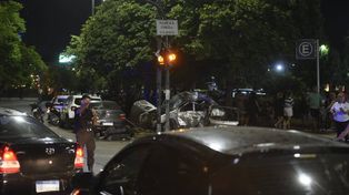 La tragedia vial en la costanera central dejó dos víctimas fatales.