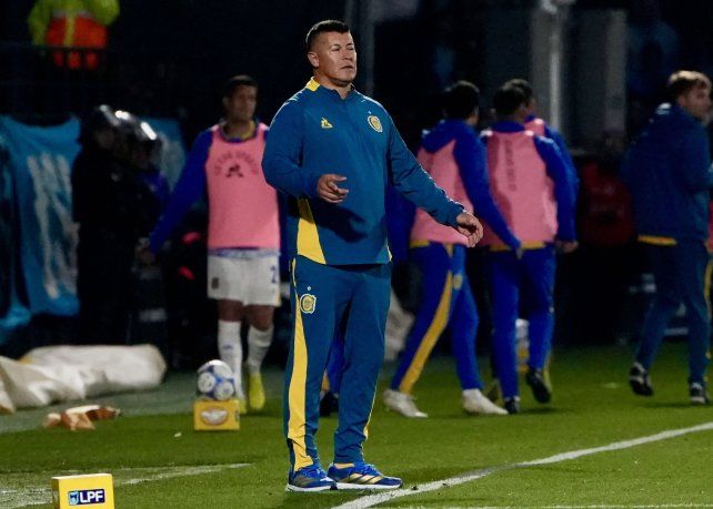 Jorge Almirón lleva lo justo y necesario a Córdoba para el partido de Central ante Talleres. Vuelve Franco Cervi.