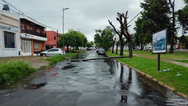 El Servicio Meteorológico Nacional mantiene el alerta por tormentas y vientos fuertes