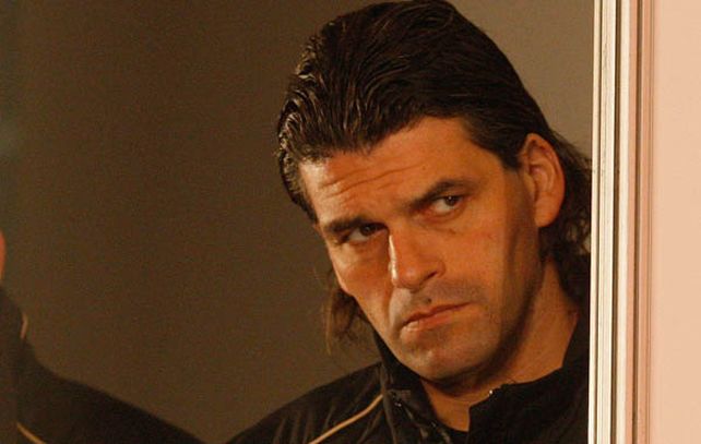 Piden la captura del ex futbolista Mancuso por usurpación y amenazas