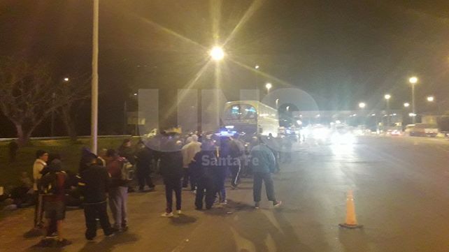 Historia repetida: secuestraron armas en un colectivo de hinchas de Boca