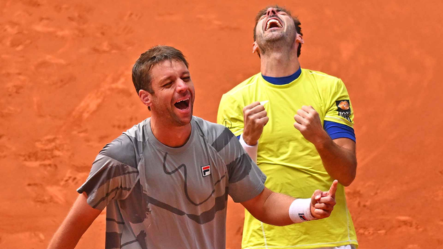 Horacio Zeballos y Marcel Granollers celebran la victoria en cuartos de final y el salto al primer puesto del ranking de dobles.&nbsp;