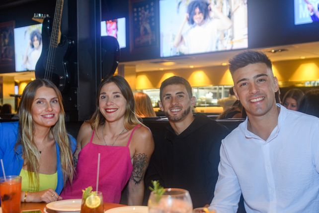 Mai Zati, Agus Amore, Martín Llanes y Samuel Pereira