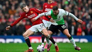 Liverpool rescató un empate de oro ante Manchester United para seguir arriba en la Premier