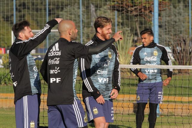 Leo Messi cumplió su primer entrenamiento con la Selección en Ezeiza