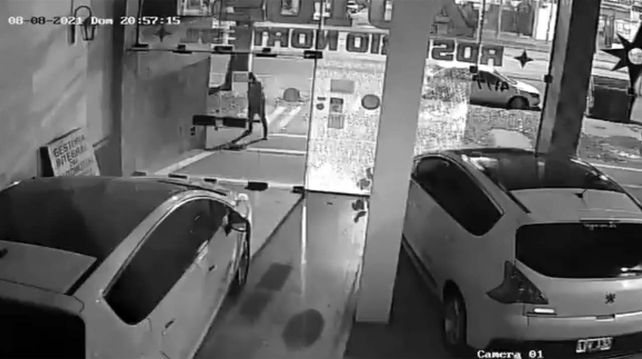 Video: así fue el violento ataque a tiros a una concesionaria de autos de Rondeau al 4100