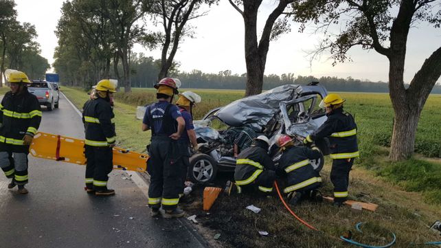 Así quedó la Peugeot Partner. Su conductor murió.
