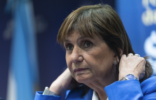 Bullrich protagonizó un tenso momento antes de la conferencia de prensa. “Estoy más incómoda que la mierda”