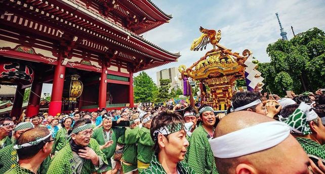 Sanja Matsuri, el festival en el que la mafia japonesa exhibe su poder