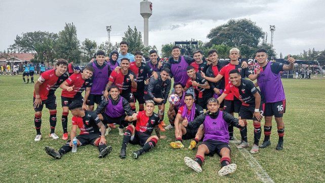 Colón metió el 3º triunfo al hilo y pelea arriba en reserva