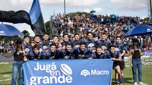 Hay equipo. Universitario se soltó en la final y jugó un rugby de alto vuelo. Jugó, gustó, goleó y ganó. Tuvo su premio con el ascenso. Uni volvió a ser de Primera.