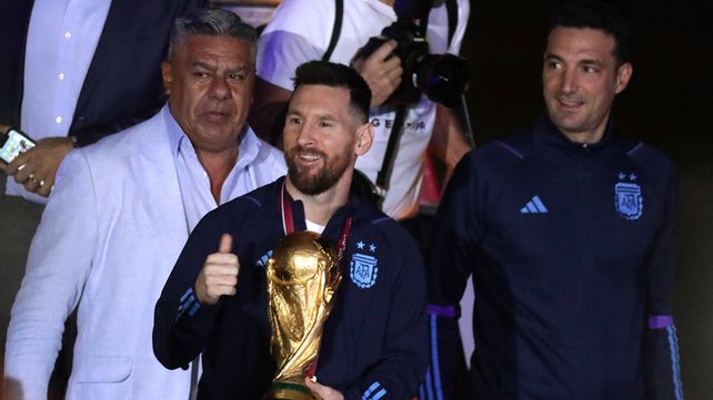 La Copa está en casa: los campeones del mundo llegaron a Argentina