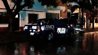 Una mejicaneada por drogas. La causa por la que hirieron este martes a la madrugada al policía en barrio Sargento Cabral.