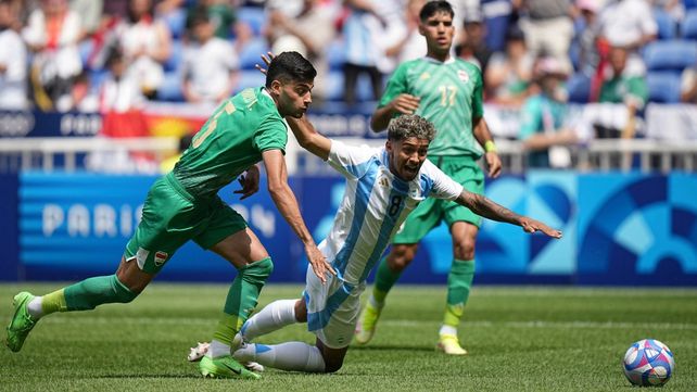 Medina juega desde el arranque frente a Irak.