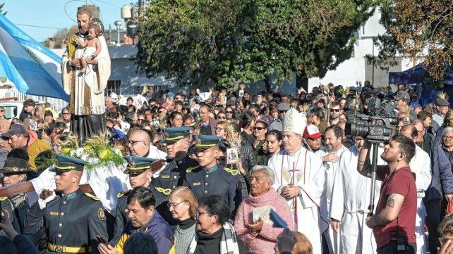 Una multitud se acercó a la celebración de San Cayetano en Paraná.