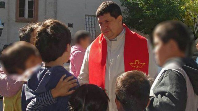 El cura Escobar Gaviria fue condenado a 23 años de cárcel por abuso sexual de menores y ahora la Iglesia lo sancionó.