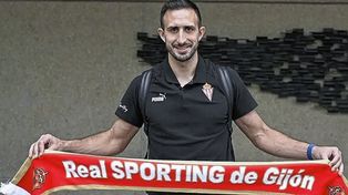 Carlos Izquierdoz se convirtió de manera oficial en nuevo jugador de Sporting de Gijón.&nbsp;