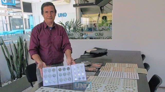 Horació Alarcón tiene una colección de monedas de 9.500 piezas