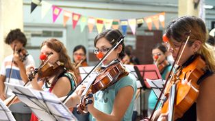 La misión de llevar melodías a quienes no pueden ir a escucharlas