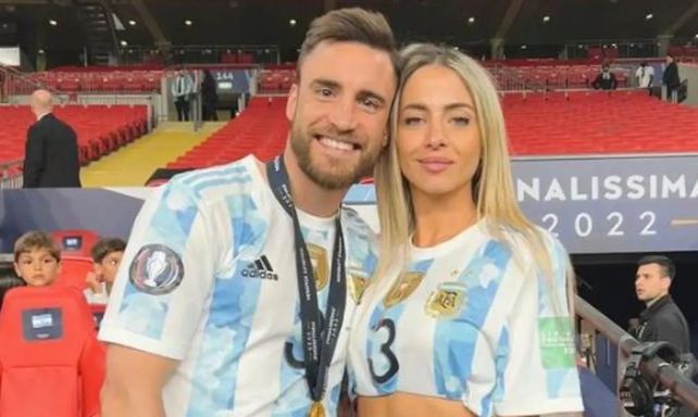 Nicolás Tagliafico junto a su novia Carolina Calvagni