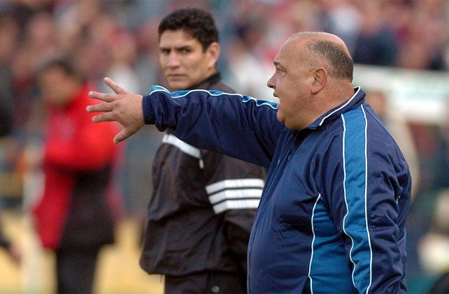 Víctor Púa. En 2004 el uruguayo cayó en el derby. 
