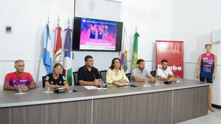 El triatlón refleja el compromiso de Reconquista con el deporte y la cultura, promoviendo la calidad de vida. Es un orgullo recibir a todos los atletas, destacando su esfuerzo y la importancia de compartir experiencias en comunidad. Sean bienvenidos y sepan que Reconquista los espera siempre, expresó María Maggio.