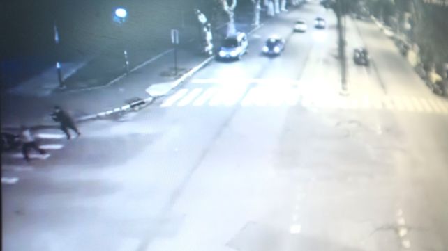 Evidencia. La filmación de un domo ubicado en 27 de Febrero y Buenos Aires registra parte de la secuencia.