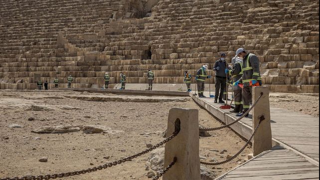 Las pirámides de Giza están siendo desinfectadas por el coronavirus