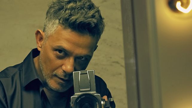 El cantante español recorre países de Latinoamérica y España con su nuevo espectáculo.