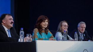 En un acto en El Calafate, la vicepresidenta sostuvo que no tenía pensado revolear a ningún ministro.