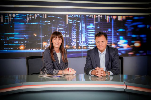 Gustavo Bonvechi junto a la periodista María Laura Neffen del área de Negocios del Multimedio.