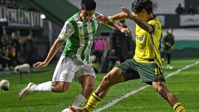 Banfield y Defensa no pasaron del cero en el Florencio Sola