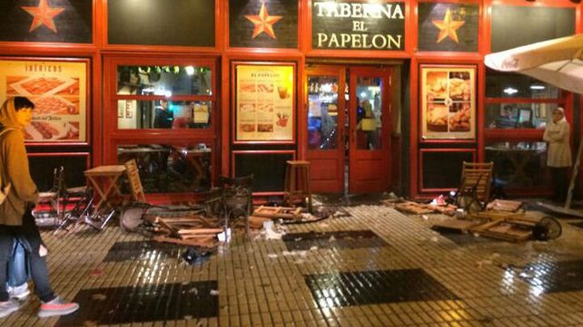 Tres heridos de arma blanca en brutal enfrentamiento entre hinchas de Sevilla y Juventus