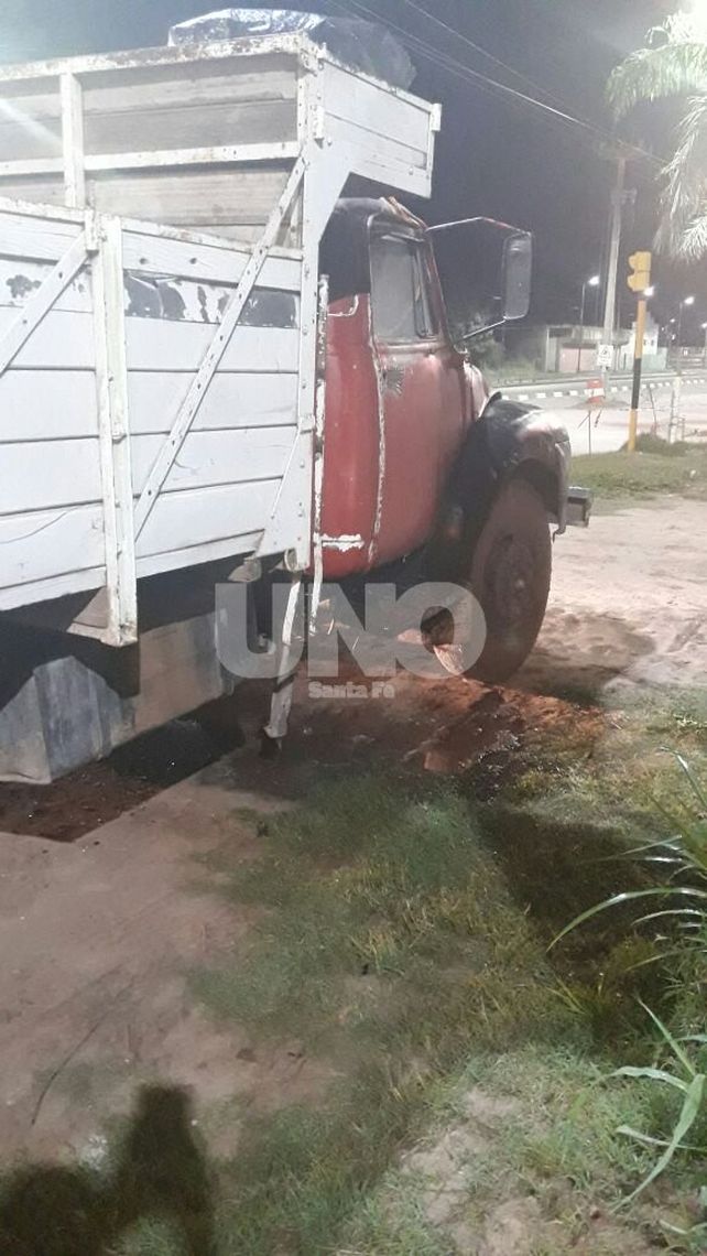 Santa Fe: cayó preso un hombre que quemó un camión cargado con ladrillos