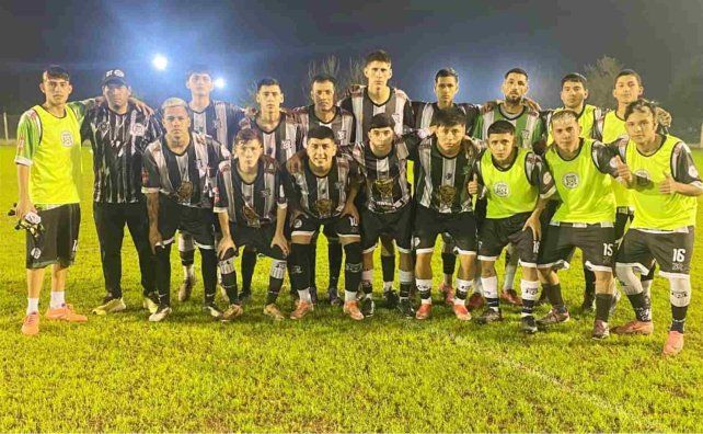 &nbsp;Deportivo Santa Rosa clasificó a octavos de final en la Copa Concejo 0.0%.