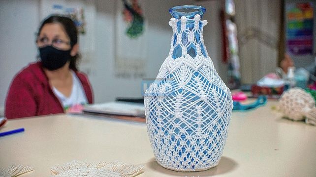 En Patry-Lan hace más de 20 años que se dictan cursos y hay una larga lista de espera. Macramé&nbsp; y bordado